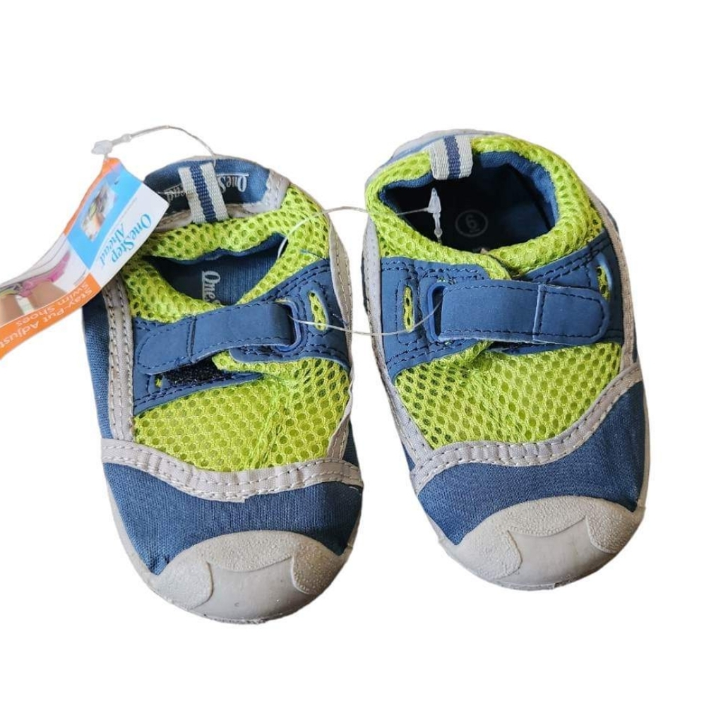 One Step Ahead Adjustable Swim Shoes, Size 6 NWT